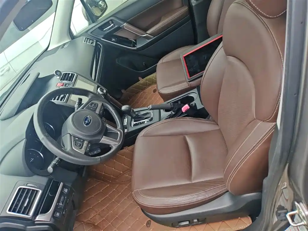 Subaru Forester 2017 — фото 15