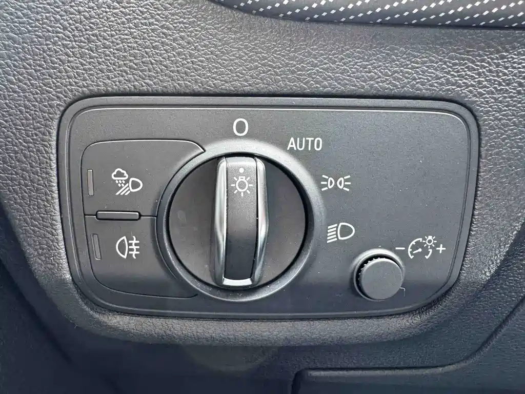 Audi Q2L 2021 — фото 11