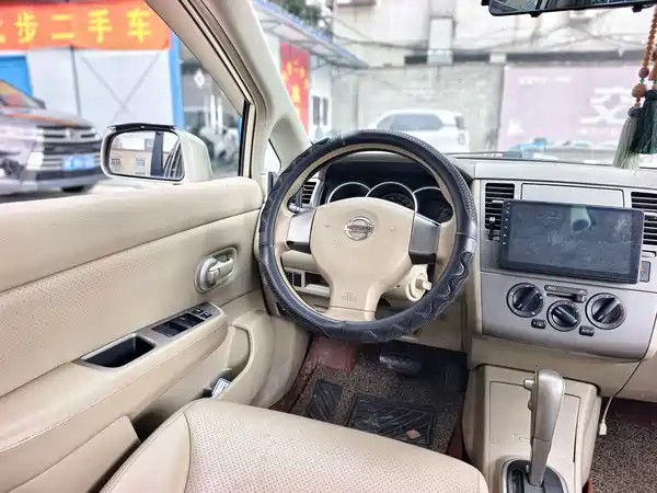 Nissan Tiida 2007
