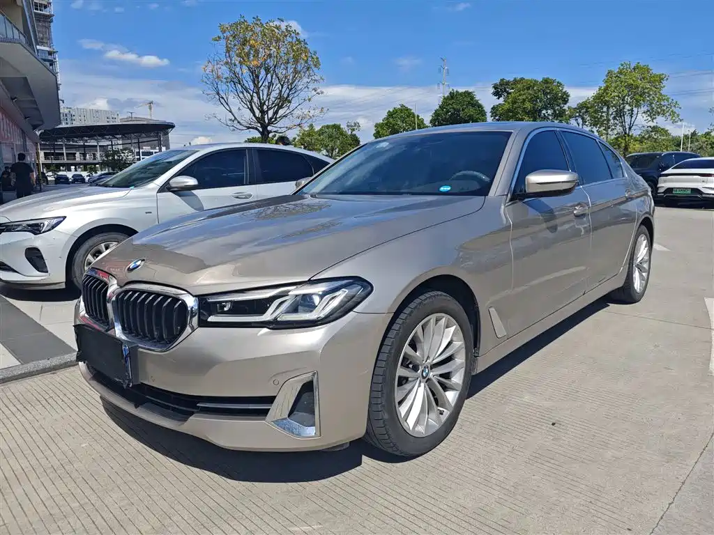 BMW 5 Series 2022 — фото 1