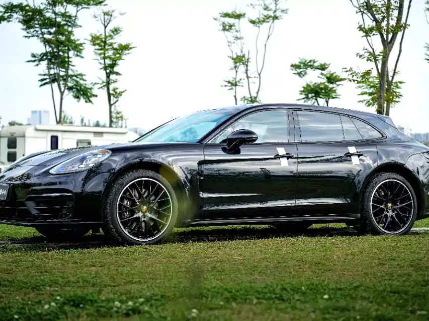 Porsche Panamera 2021