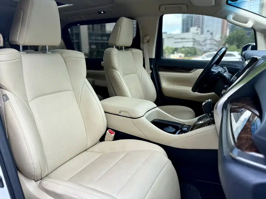 Toyota Alphard 2022 — фото 9