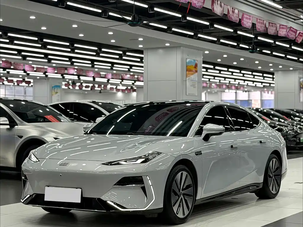 Geely Galaxy E8 2024 — фото 1
