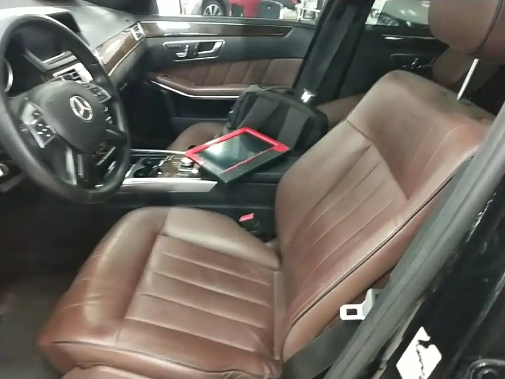 Mercedes-Benz E-Class 2015 — фото 15