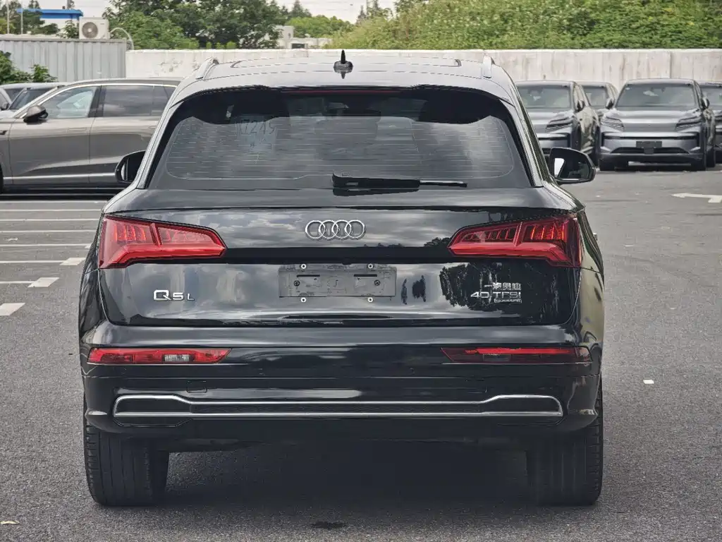 Audi Q5L 2019 — фото 13