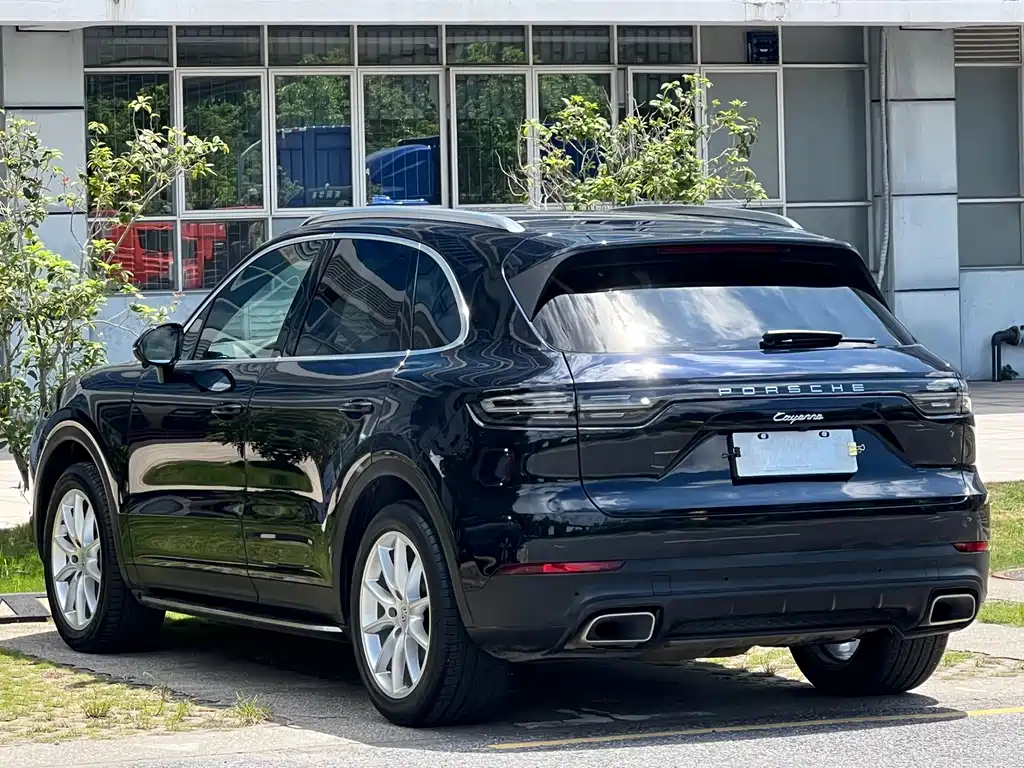 Porsche Cayenne 2019 — фото 6
