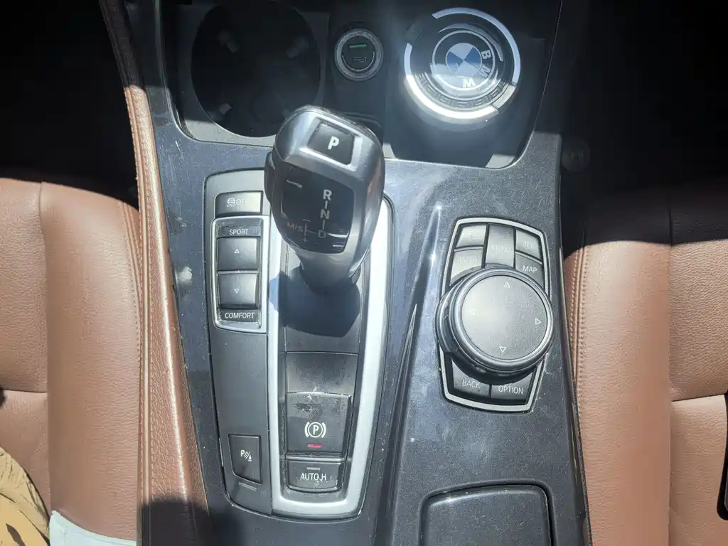 BMW 5 Series 2014 — фото 17