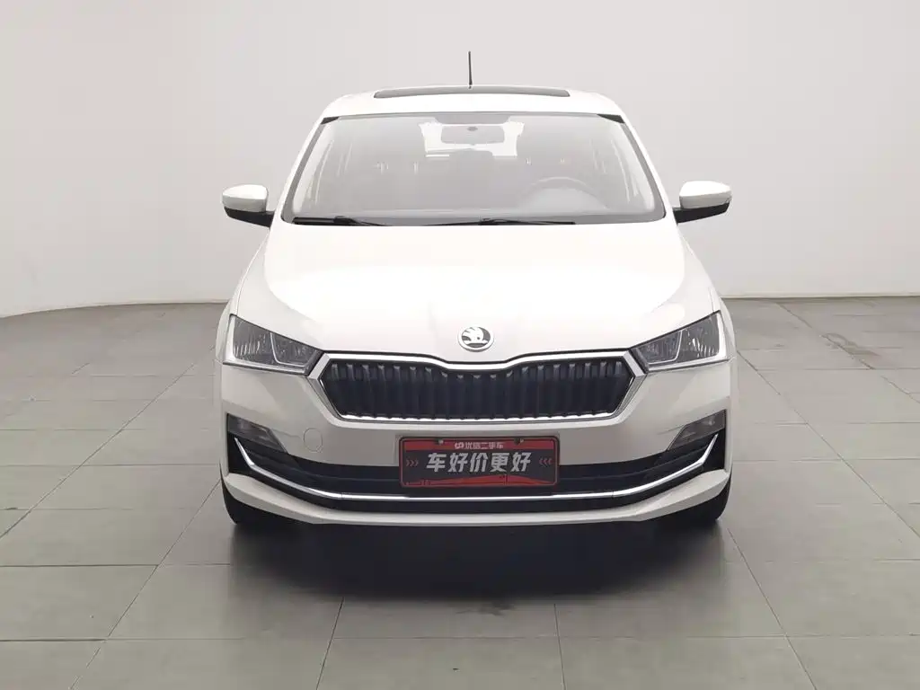 Skoda Rapid Spaceback 2021 — фото 3