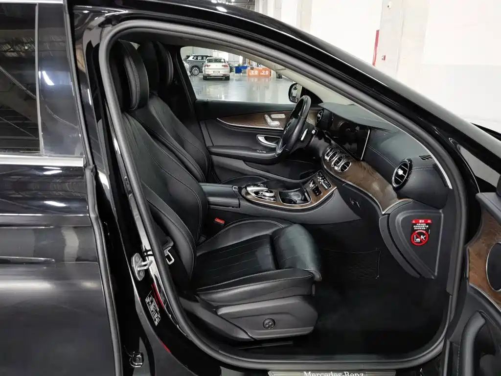 Mercedes-Benz E-Class 2018 — фото 23