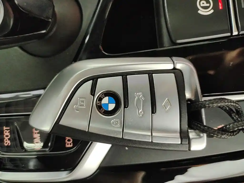 BMW 5 Series 2020 — фото 9