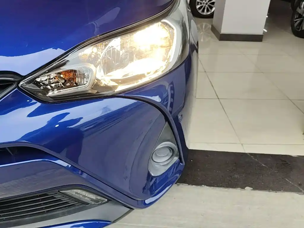 Toyota Yaris L 2018 — фото 18