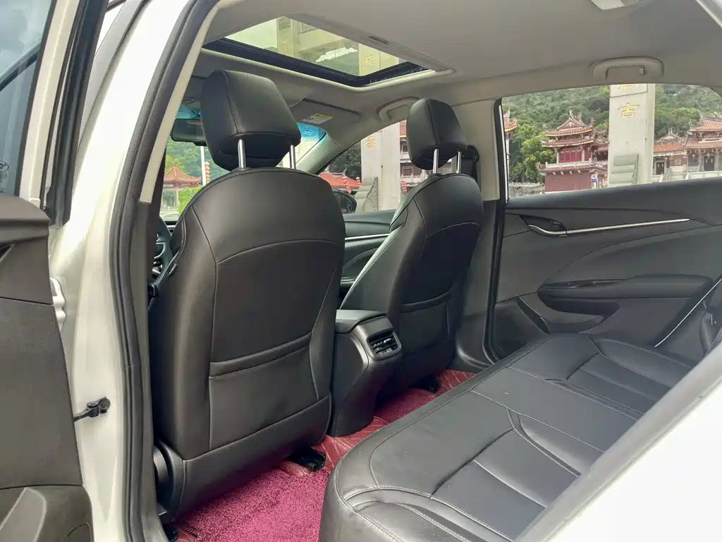 Buick Excelle 2019 — фото 17