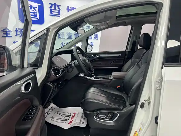 GAC Trumpchi M6 2022