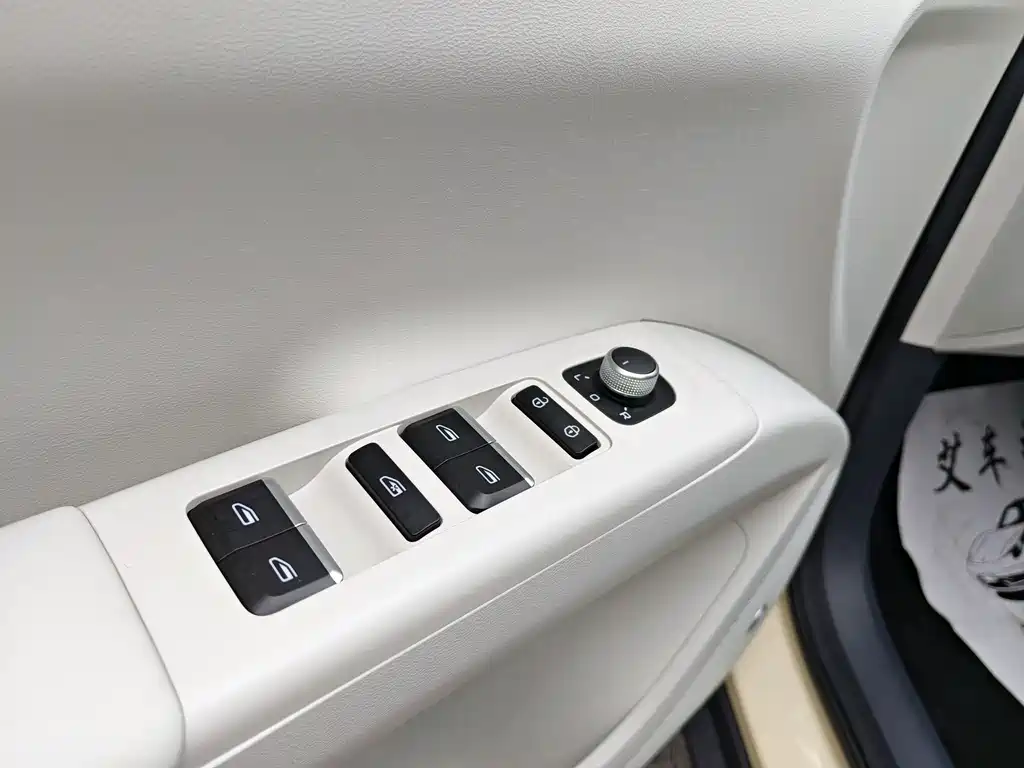 Geely Galaxy Starwish 2025 — фото 15