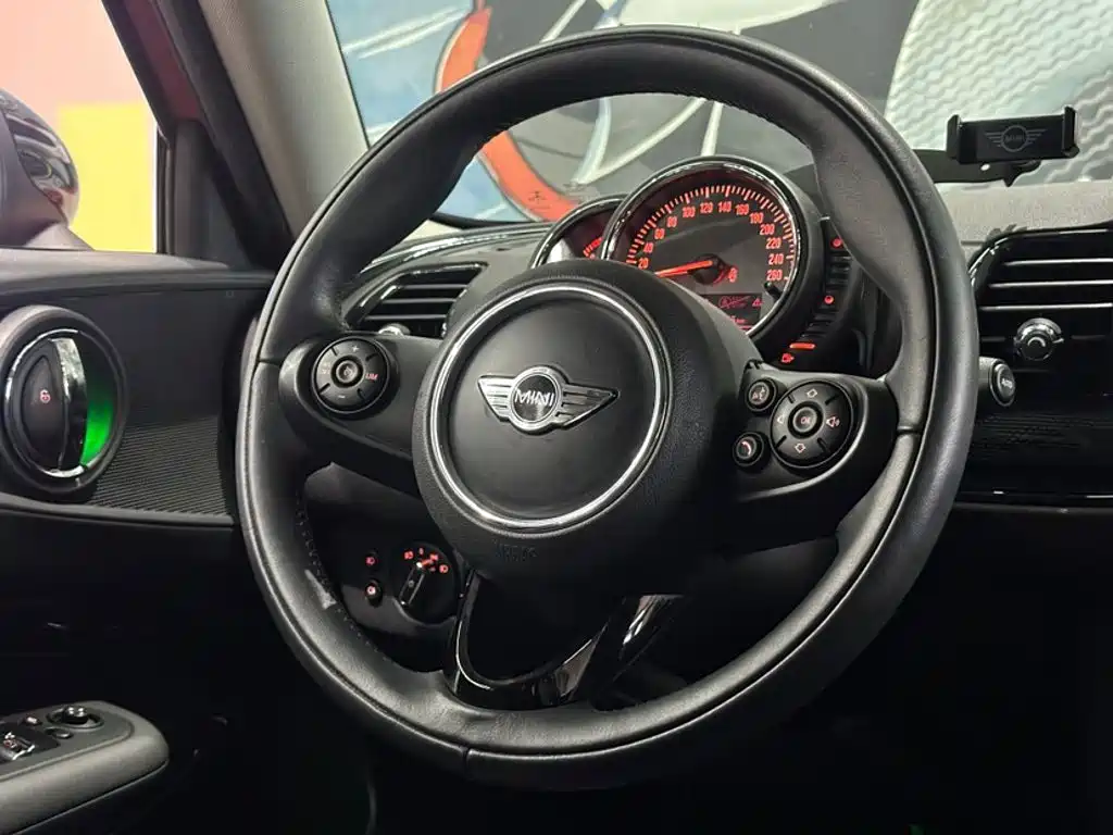 MINI Clubman 2016 — фото 16