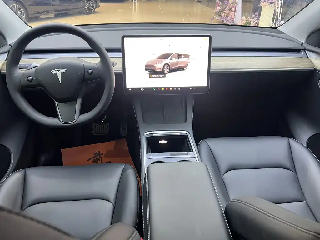 Tesla Model Y 2023 — фото 12