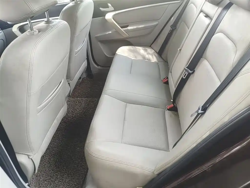 Geely Emgrand 2015 — фото 17