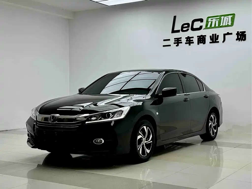 Honda Accord 2017 — фото 1
