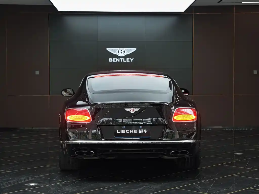 Bentley Continental 2017 — фото 17