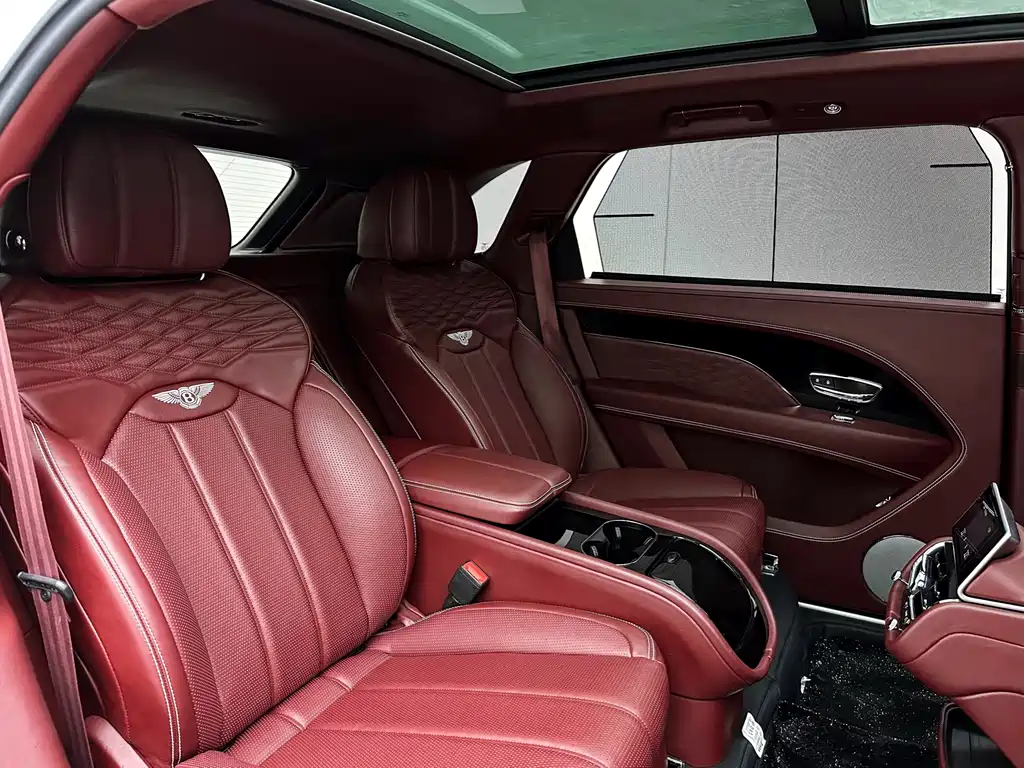 Bentley Bentayga 2023 — фото 19