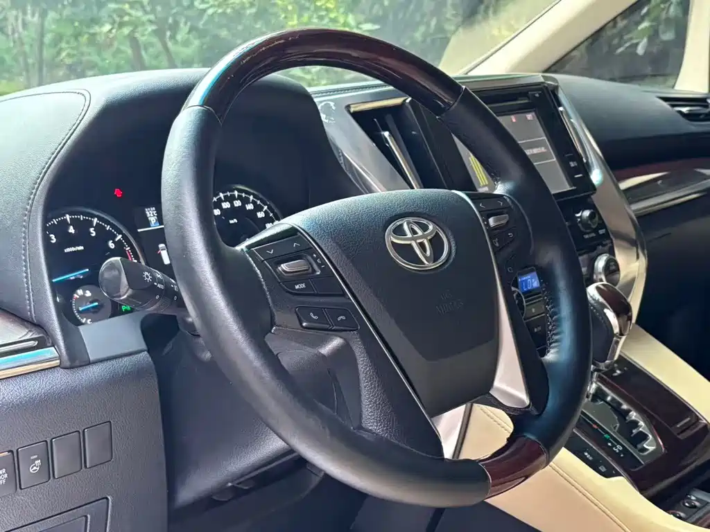 Toyota Alphard 2015 — фото 7