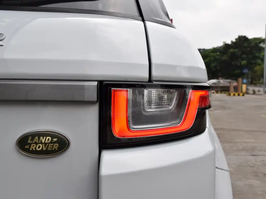 Land Rover Evoque 2017 — фото 18