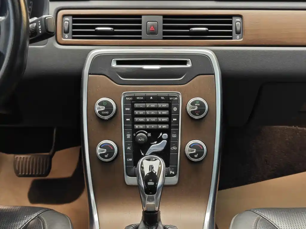 Volvo S80L 2015 — фото 19