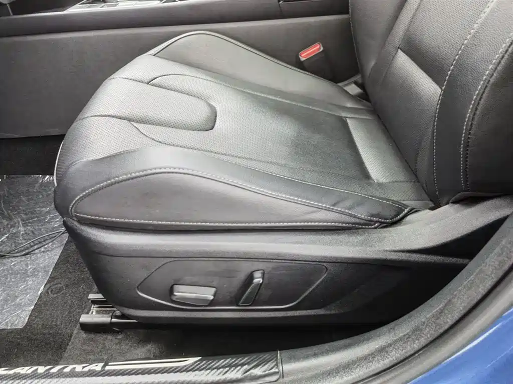 Hyundai Elantra 2023 — фото 20
