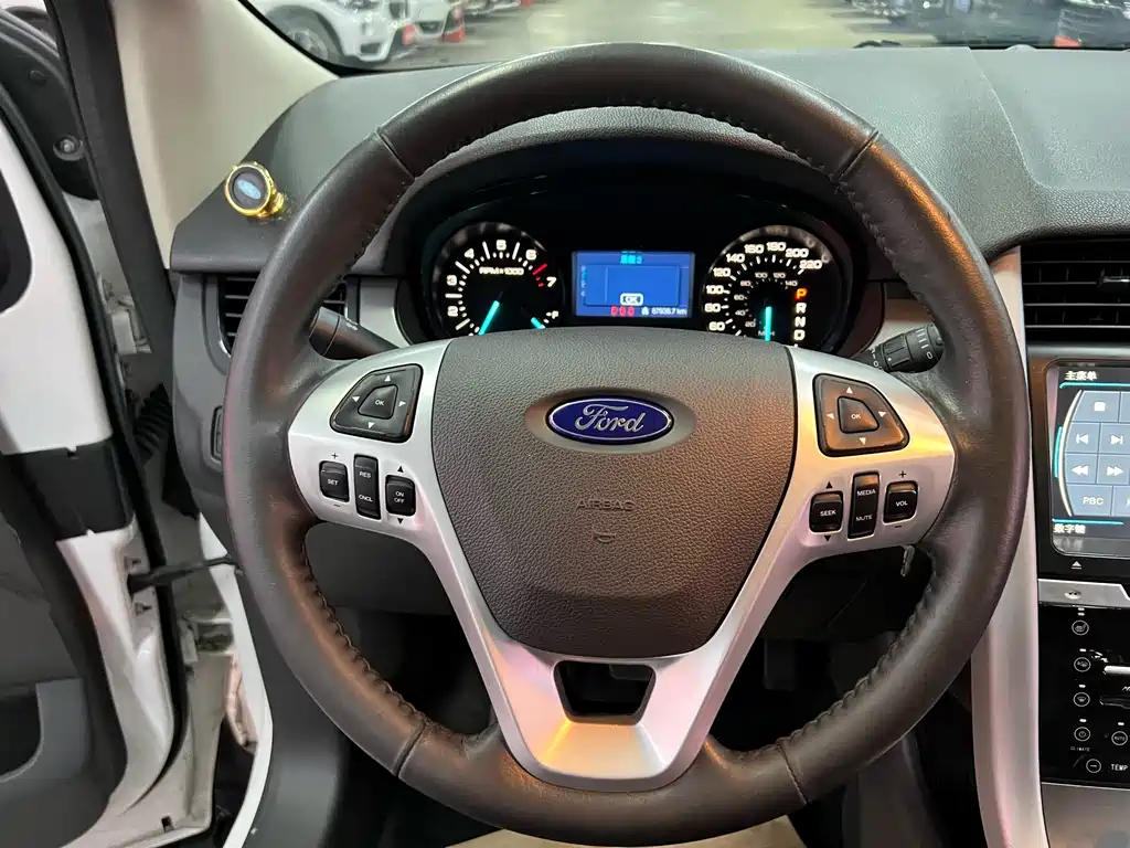 Ford Edge 2015 — фото 13