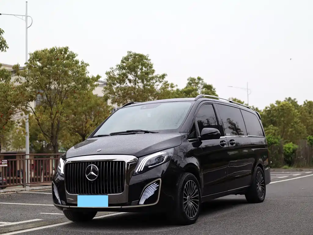 Mercedes-Benz V-Class 2018 — фото 1