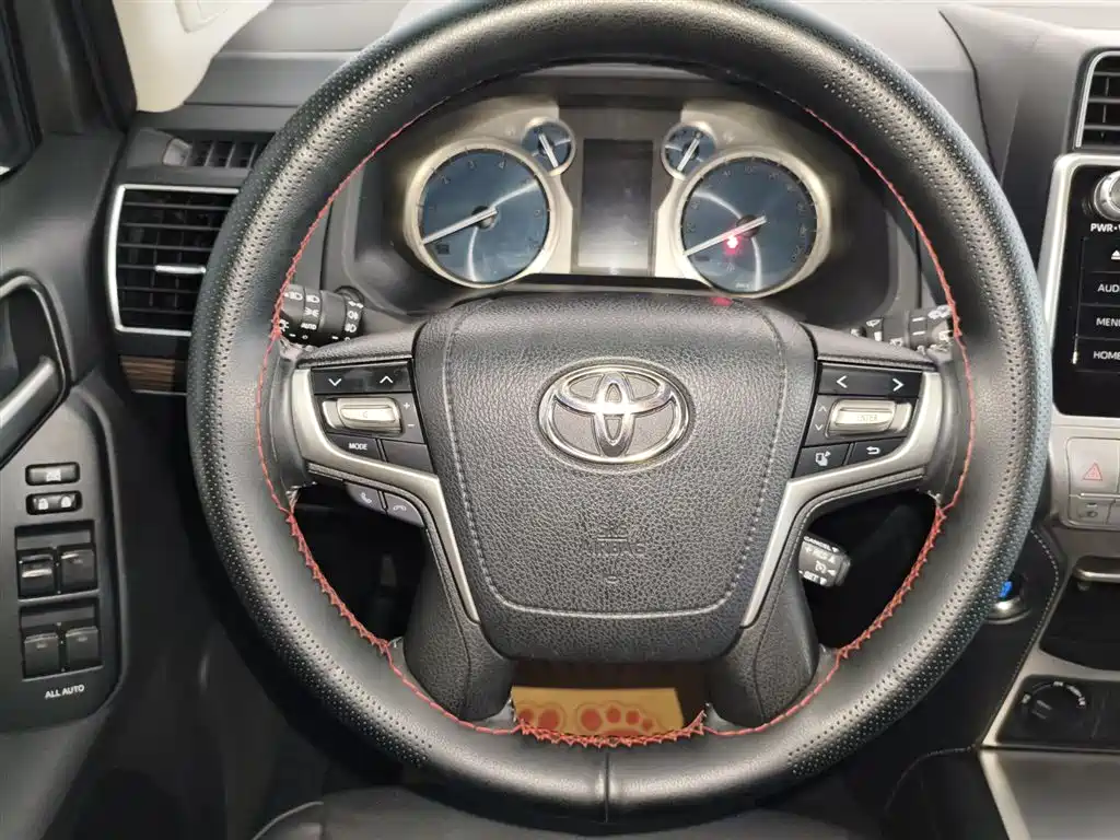 Toyota Prado 2020 — фото 10