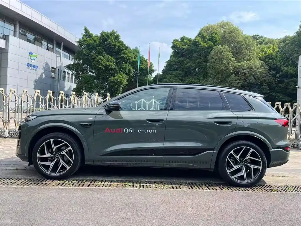 Audi Q6L E-Tron 2025 — фото 4