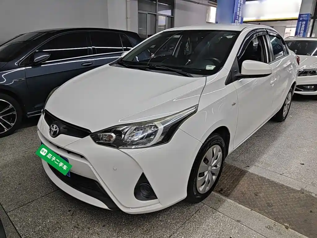 Toyota Yaris L 2017 — фото 2