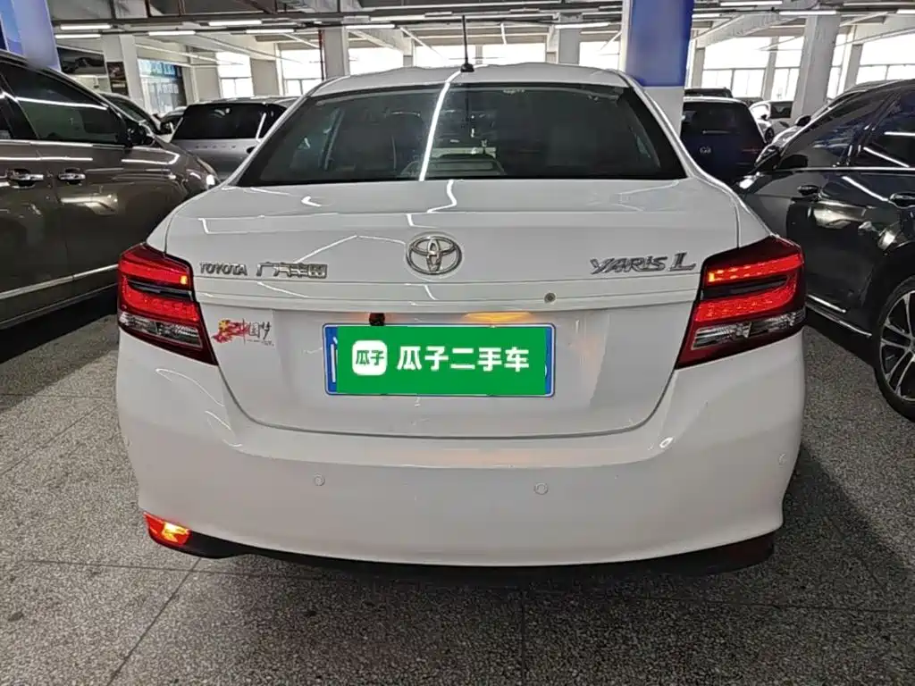 Toyota Yaris L 2017 — фото 6