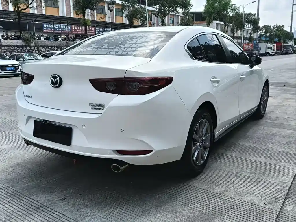 Mazda 3 Axela 2019 — фото 9