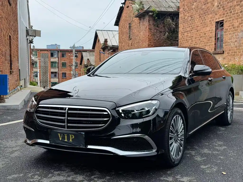 Mercedes-Benz E-Class 2023 — фото 1