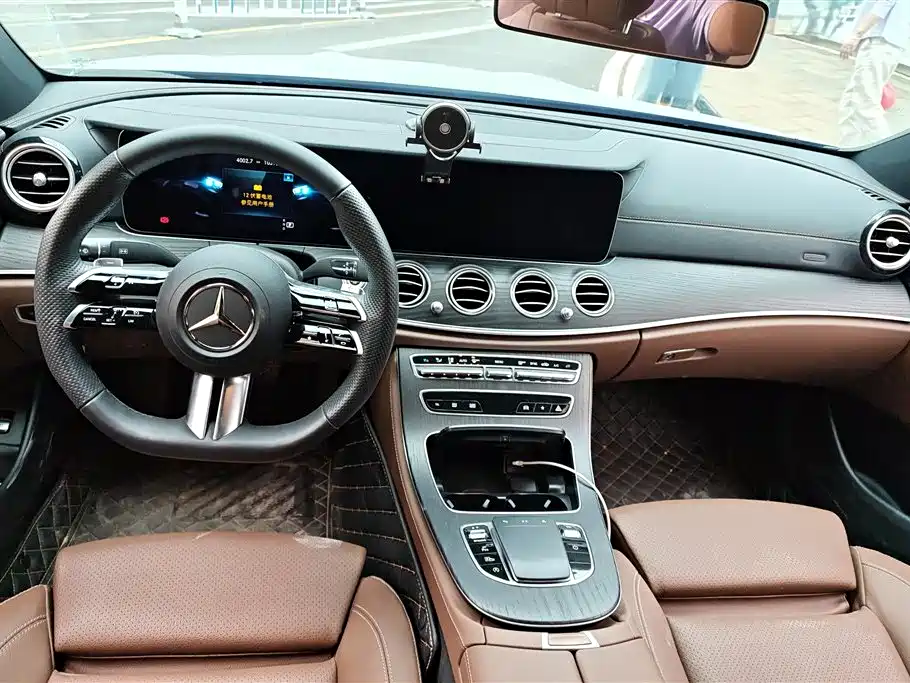 Mercedes-Benz E-Class 2022 — фото 11