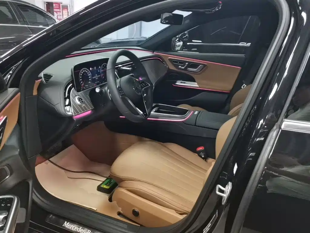 Mercedes-Benz E-Class 2025 — фото 15