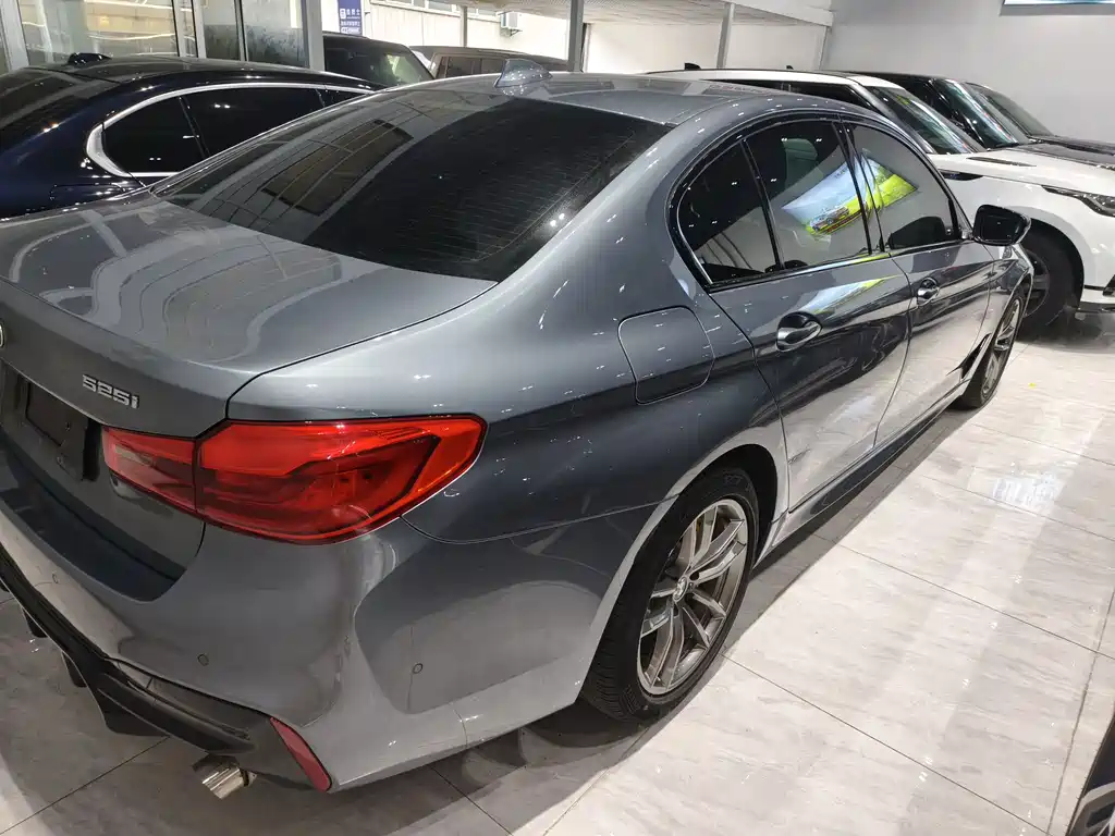 BMW 5 Series 2020 — фото 14