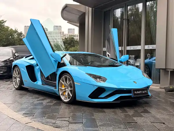 Lamborghini Aventador 2020