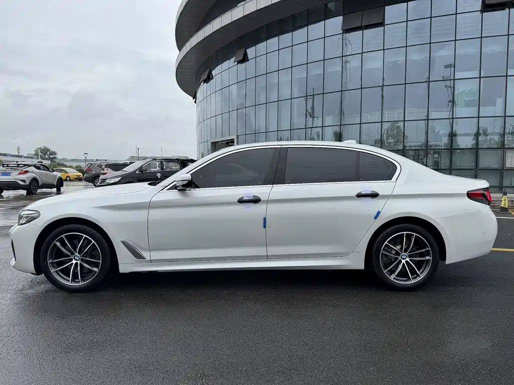 BMW 5 Series 2021