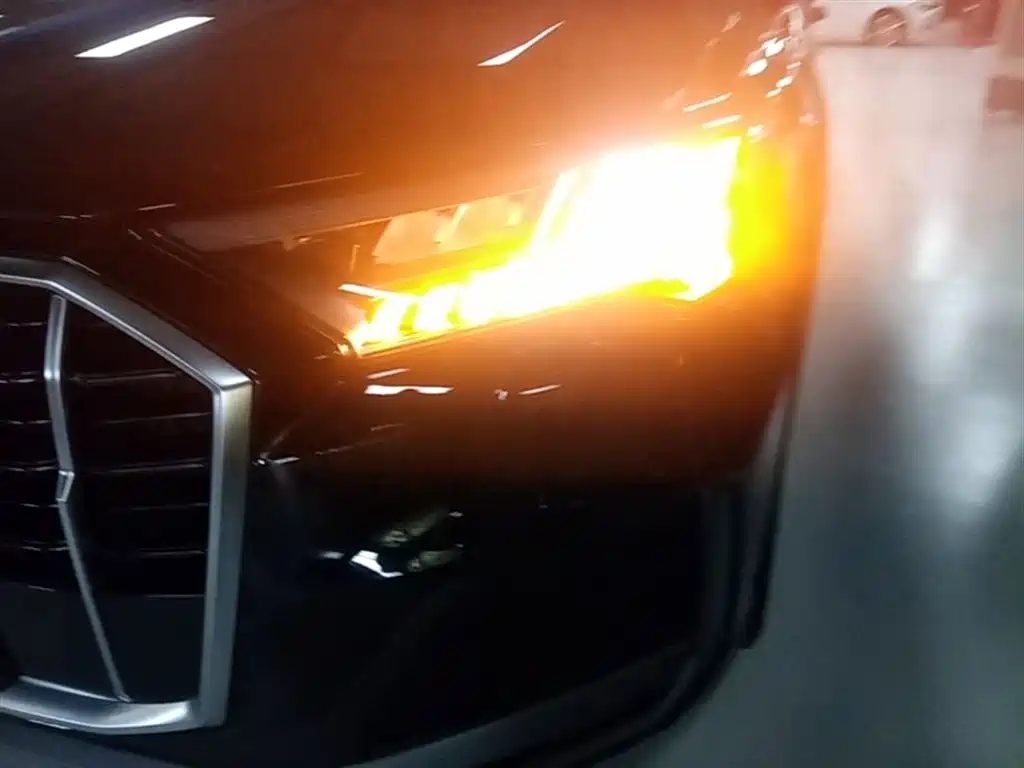 Audi Q7 2024 — фото 24