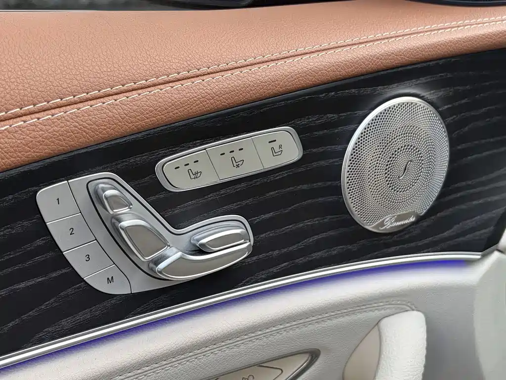 Mercedes-Benz E-Class 2022 — фото 16