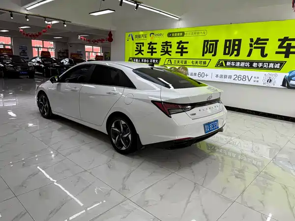 Hyundai Elantra 2022