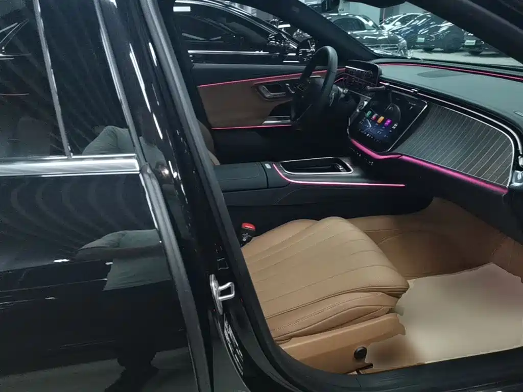 Mercedes-Benz E-Class 2025 — фото 25