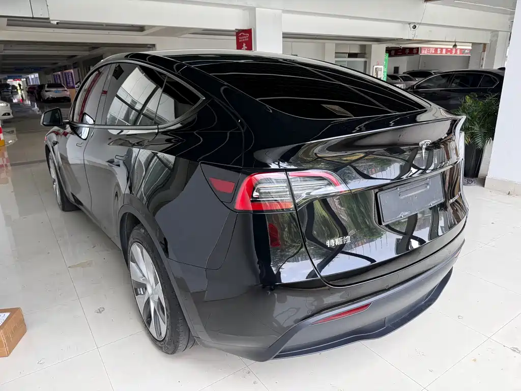 Tesla Model Y 2022 — фото 12