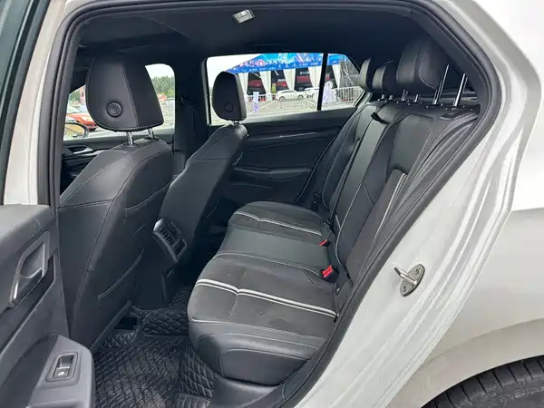 Volkswagen Golf 2022