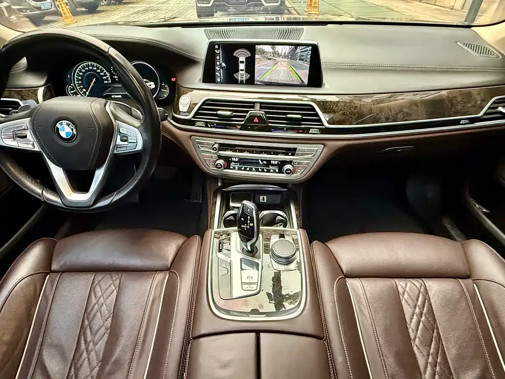 BMW 7 Series 2017 — фото 6