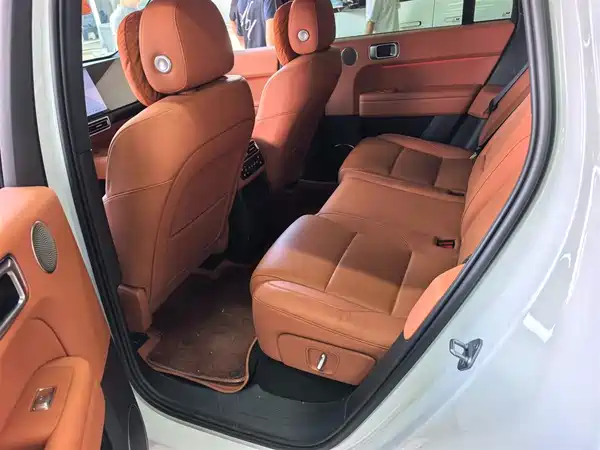Li Auto L6 2024