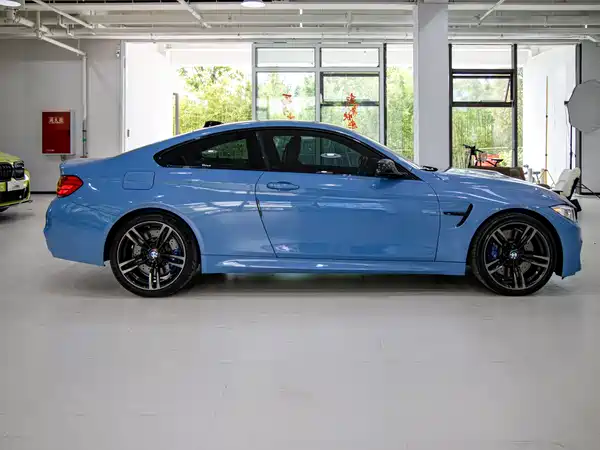 BMW M4 2014